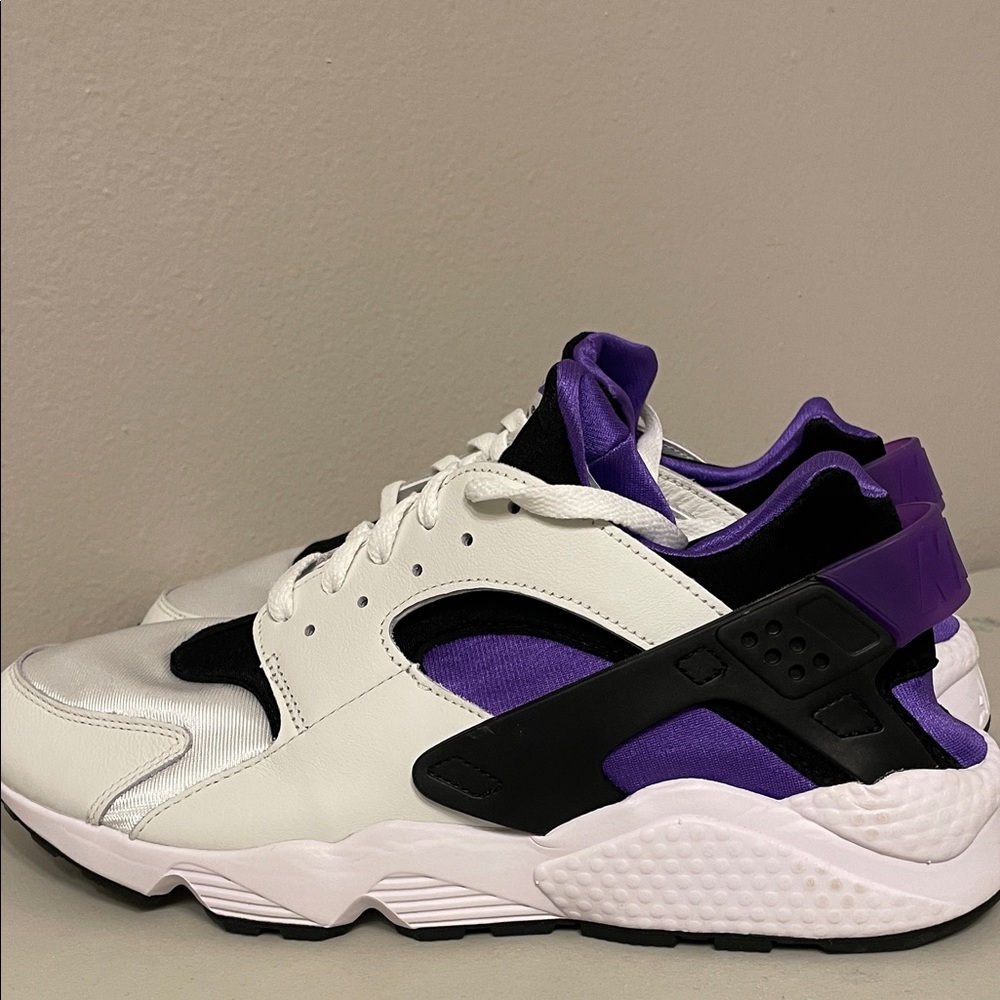 White and Purple Nike air   Men size12